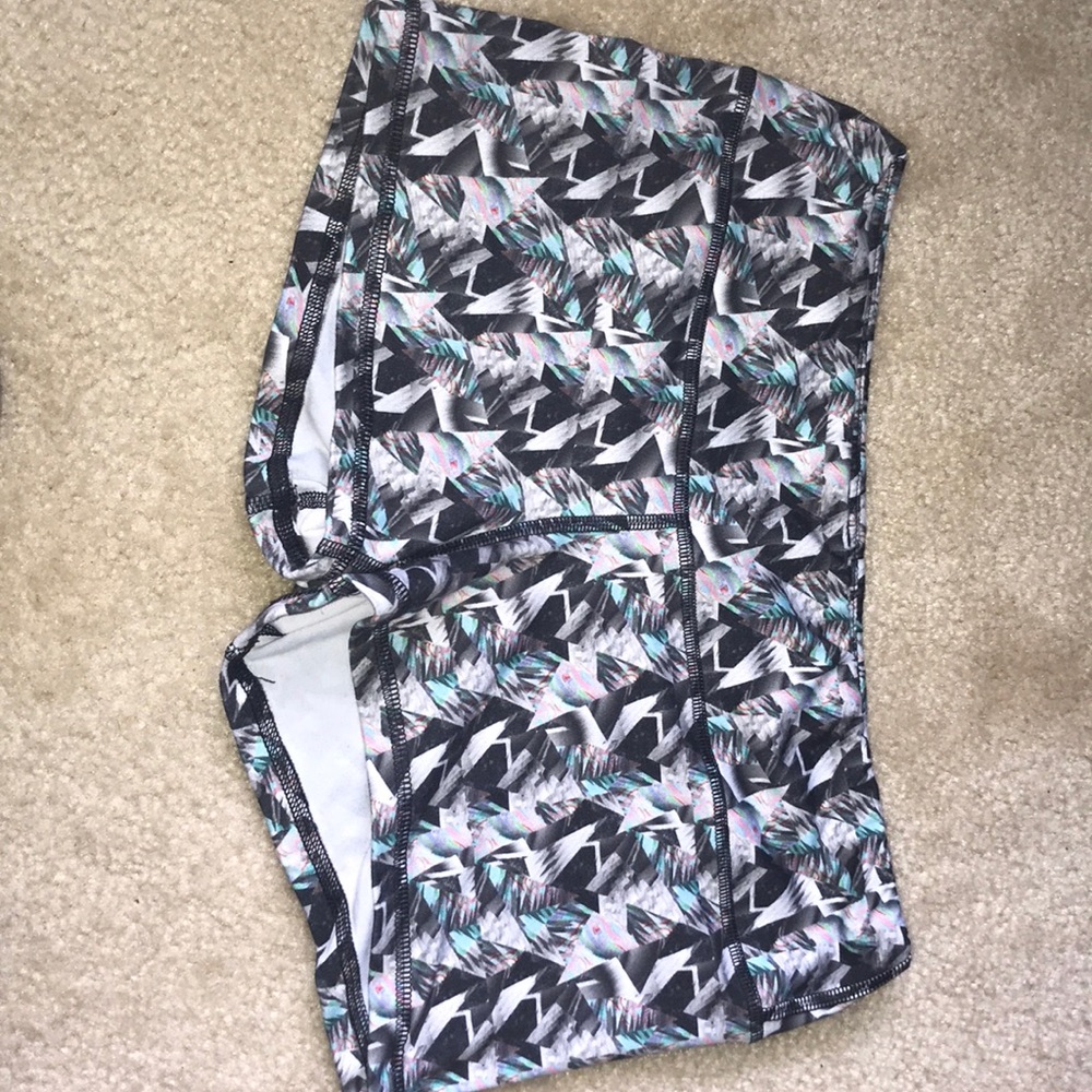 Large Fleo Shorts- gently worn
